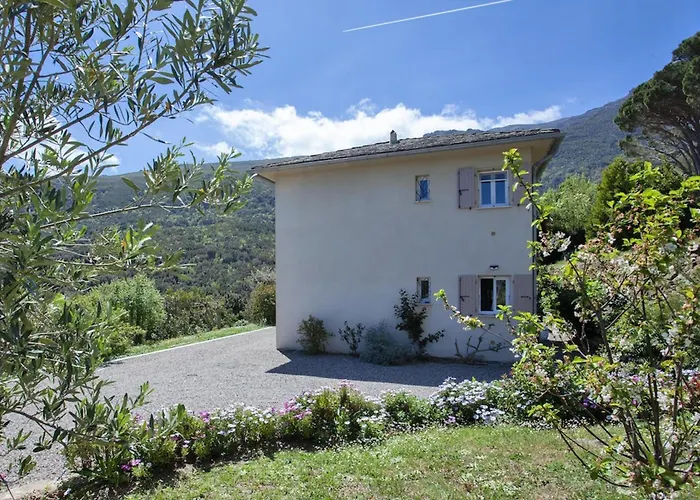 Merusellu Villa *